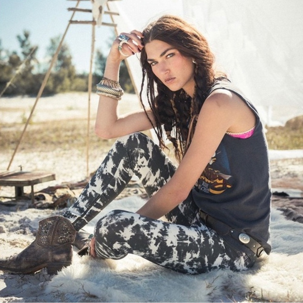 Spell & the Gypsy VERY RARE Motley Crue Leggings 𝐬𝐳 𝟔